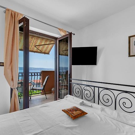 Apartments And Rooms With Parking Space Duce, Omis - 10303 Rum bild