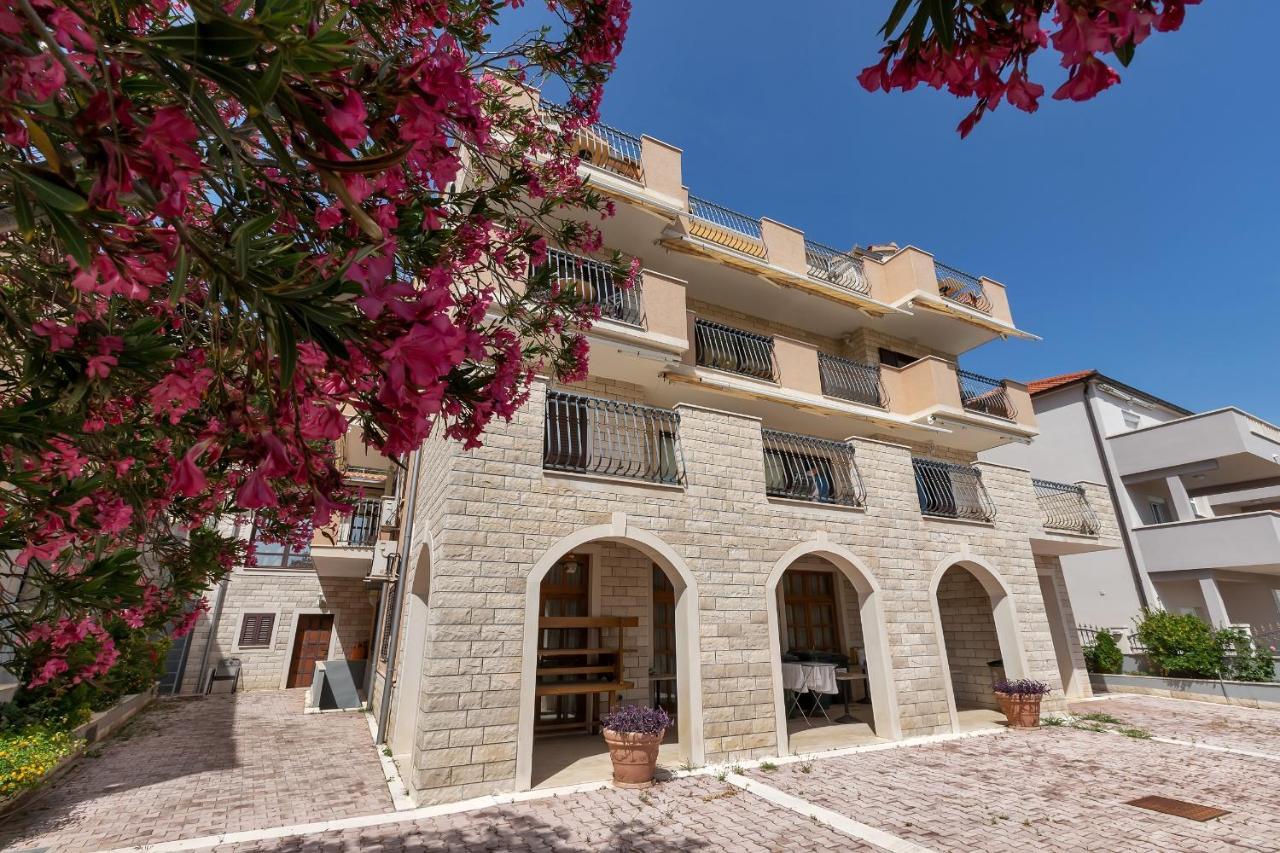 Apartments And Rooms With Parking Space Duce, Omis - 10303 Exteriör bild