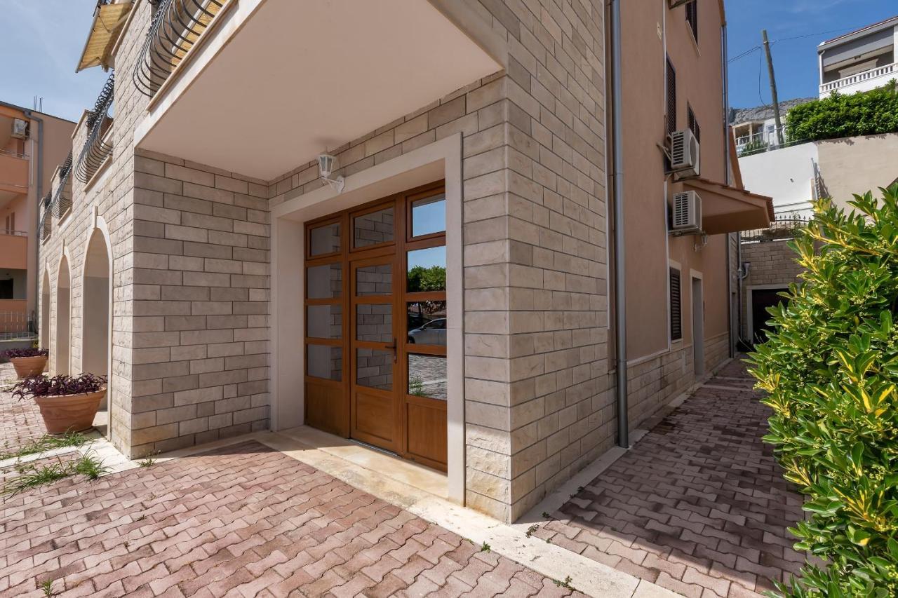 Apartments And Rooms With Parking Space Duce, Omis - 10303 Exteriör bild