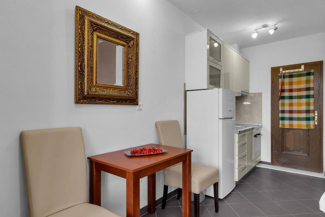 Apartments And Rooms With Parking Space Duce, Omis - 10303 Exteriör bild