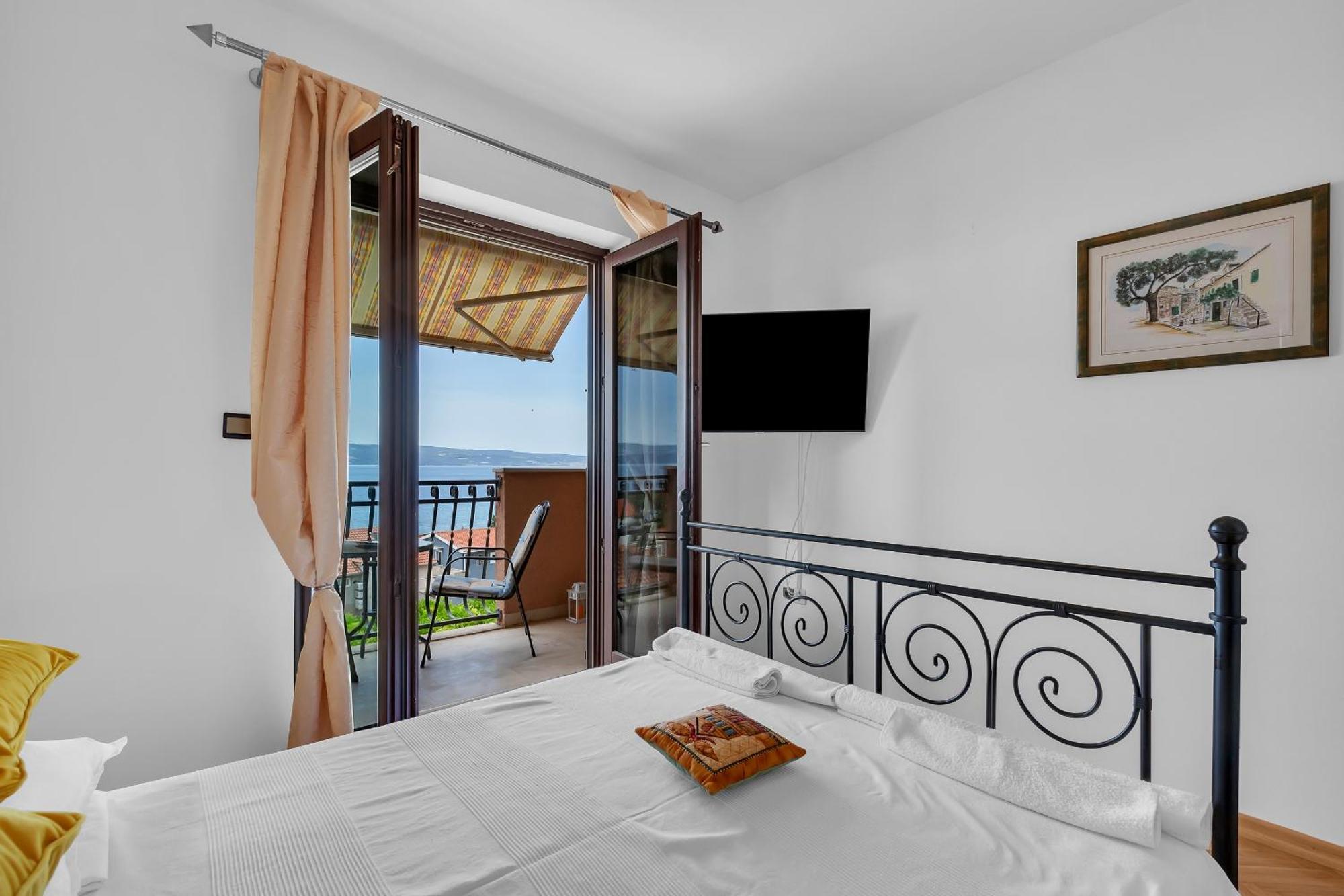Apartments And Rooms With Parking Space Duce, Omis - 10303 Rum bild