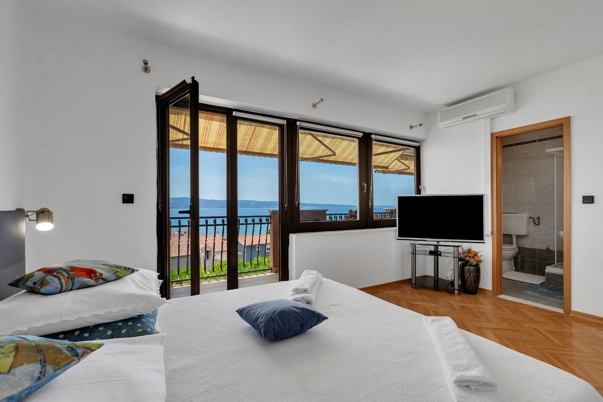 Apartments And Rooms With Parking Space Duce, Omis - 10303 Rum bild
