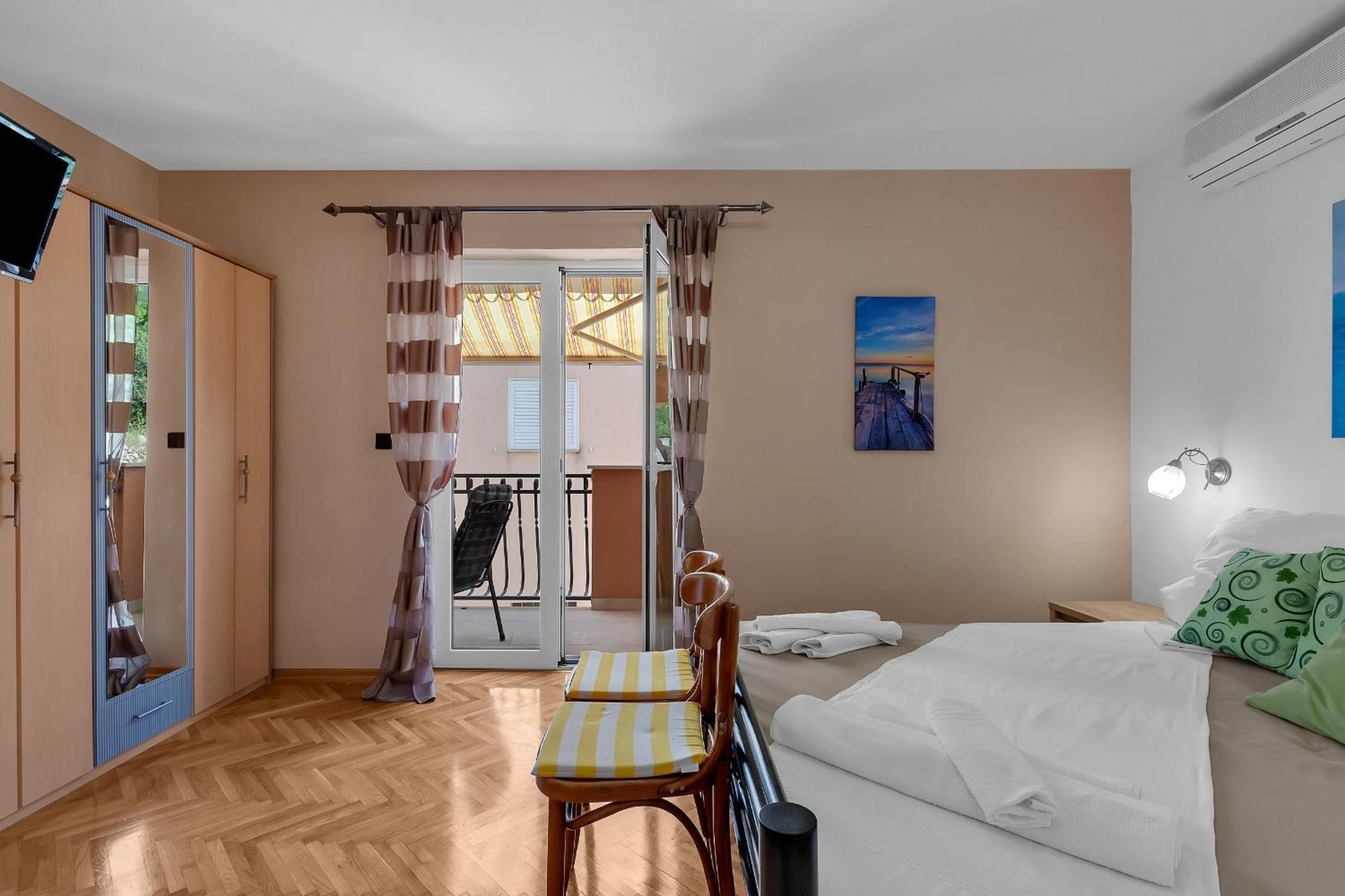 Apartments And Rooms With Parking Space Duce, Omis - 10303 Rum bild