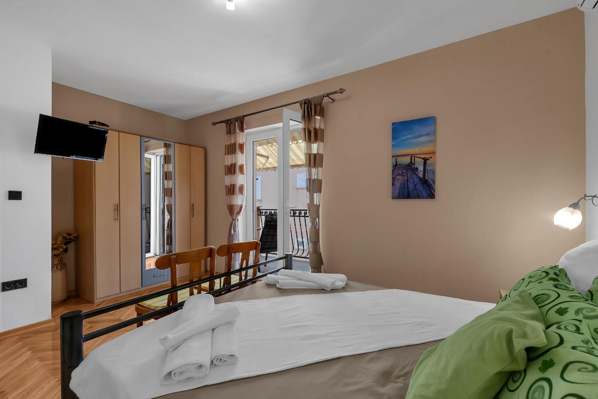 Apartments And Rooms With Parking Space Duce, Omis - 10303 Rum bild